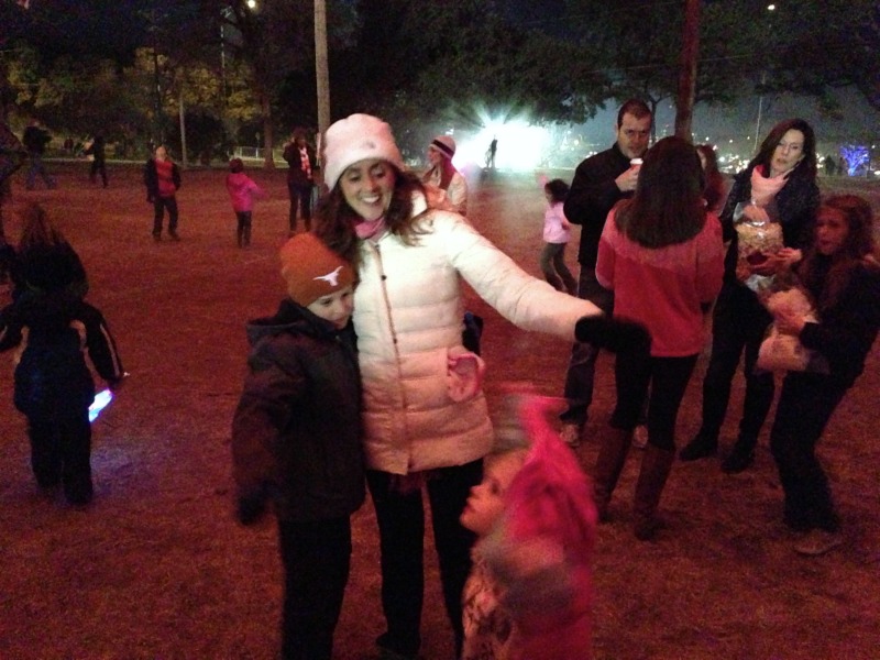 2012/12(Dec)/10(Before Christmas Fun)/800x600_2012-12-21 01 Trail of Lights.jpg